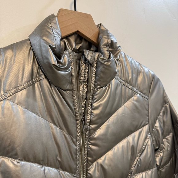 Athleta silver Metallic Down Puffer Jacket xs - Picture 3 of 7